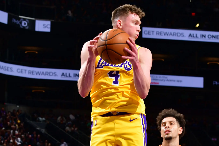 克内克特只, 助攻 克内克特只, 助攻