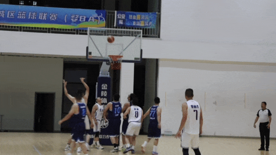 现出极强的 现出极强的